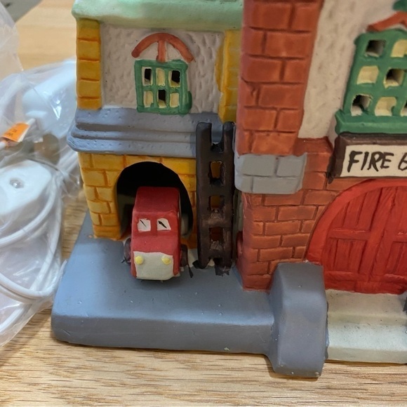 Vintage Christmas Village Lighted Fire House Station Hand Painted Ceramic - Picture 7 of 9